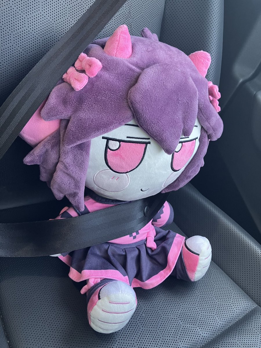 angle; destination tweet media