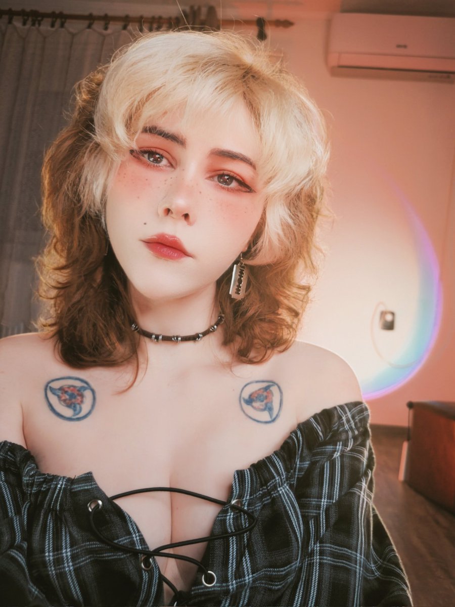 thicc mittens tweet media