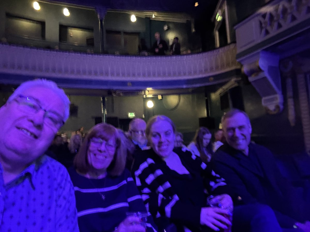 StuartSummers2's tweet photo. @ardalsfolly First of 2 consecutive nights in the Playhouse, tonight front row for Ardal O’Hanlon!!!!!
Can’t wait, seen him before!!! https://t.co/joRrzaGtB2