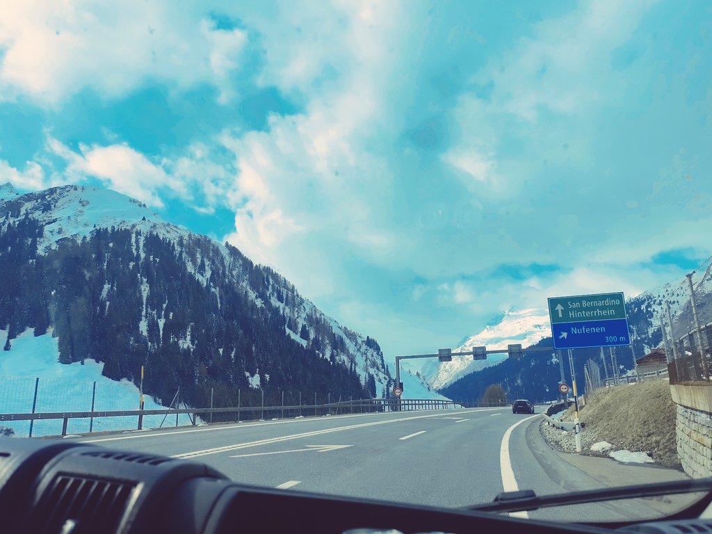 Cata5262's tweet photo. Viajando por Suiza.....feliz tarde https://t.co/iWDLiYz1u0