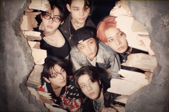 ENHYPEN IS 7 🧡 tweet media