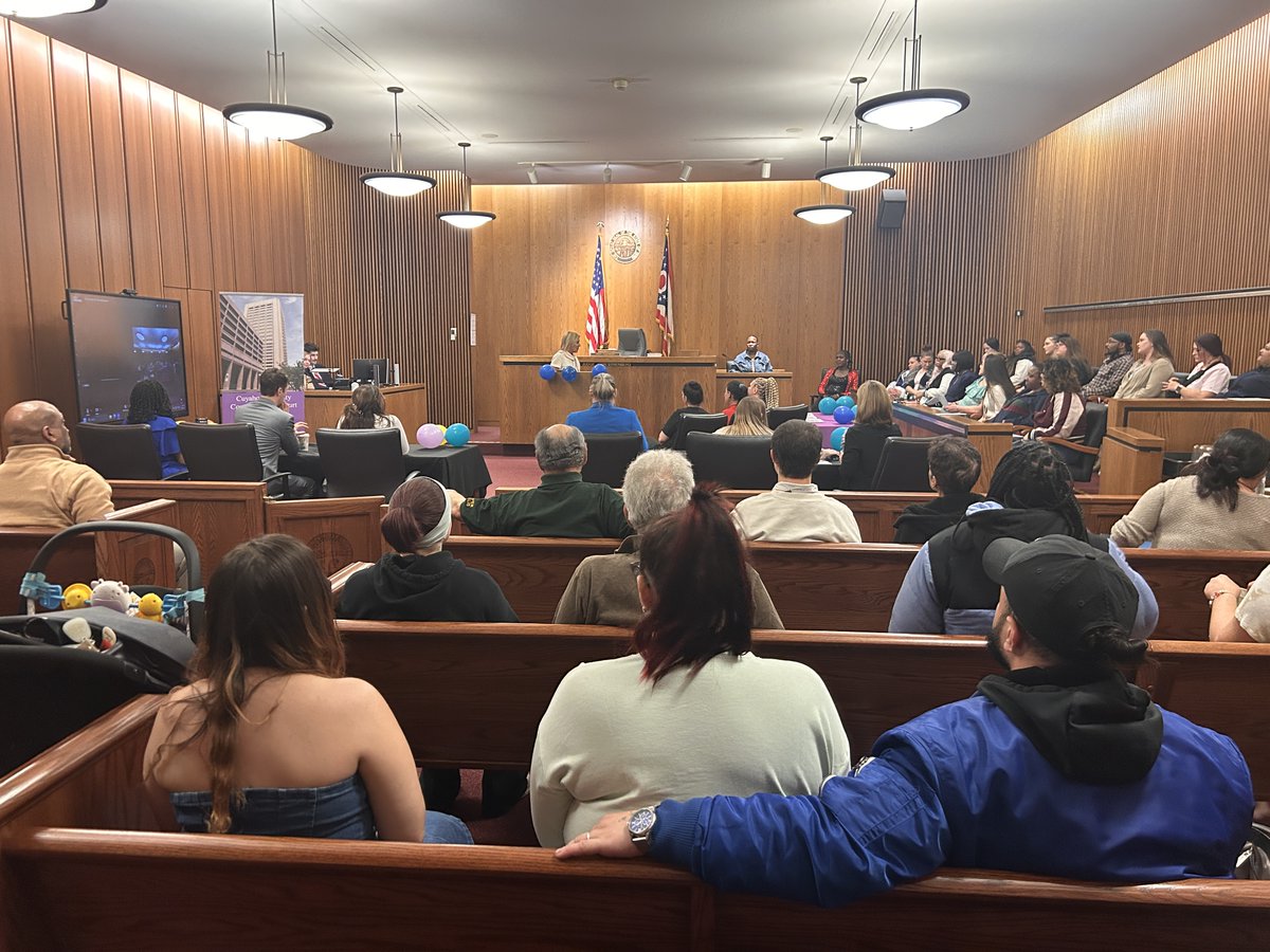 cuycommonpleas's tweet photo. Three women completed the Recovery Court program today, and we're so proud of their achievement! Under Judge Joan Synenberg, Recovery Court is part of our Drug Court program and helps people with who also have underlying trauma-related mental health issues. https://t.co/nofUgZhErG