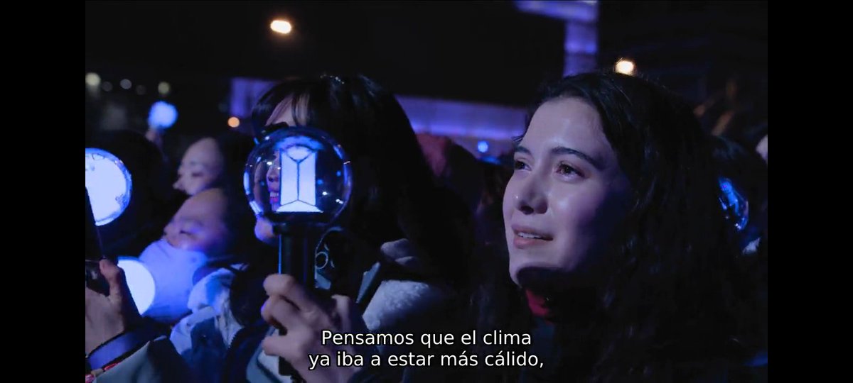 Sé que yo la conozco, es Vane, pero ya no la encuentro ni en Instagram ni aquí, no en yt,creo que sí es ella, subía traducciones en twt, aquí pues, también había subyalgunls videos en yt, y cosas de BTS, si alguien tiene su cuenta etiquetenla