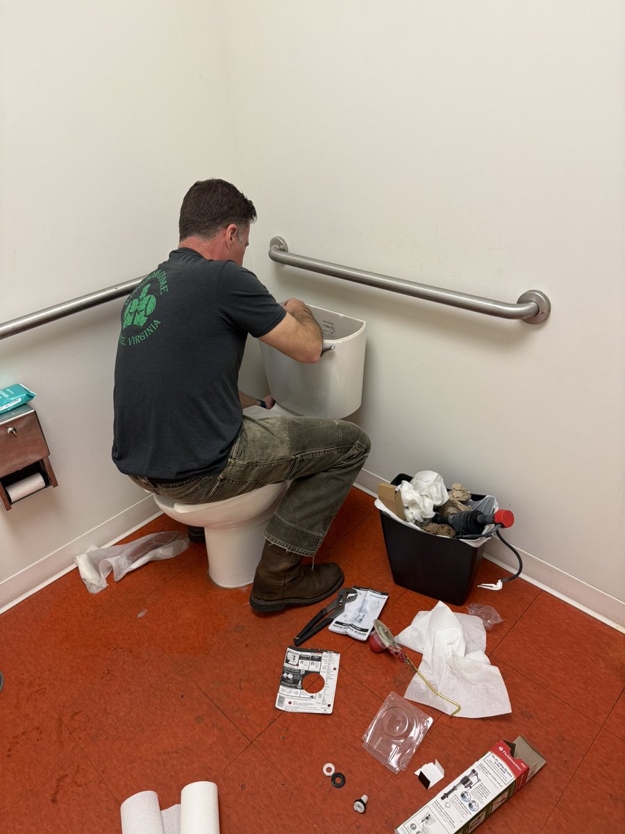 Adam Rossi tweet media