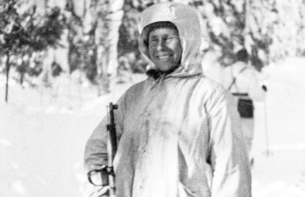 WWIIpix's tweet image. Finnish sniper Simo Häyhä "White Death" killed over 500 enemy soldiers with his M/28-30 (iron sights) during the Winter War 1939–1940. Häyhä was severely wounded in his face, survived, and died at the age of 96 in 2002. #WW2