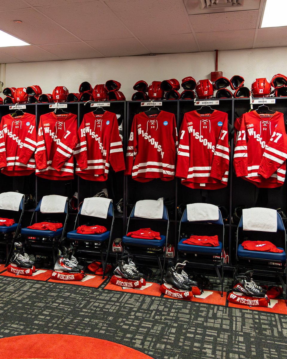 Wisconsin Hockey tweet media