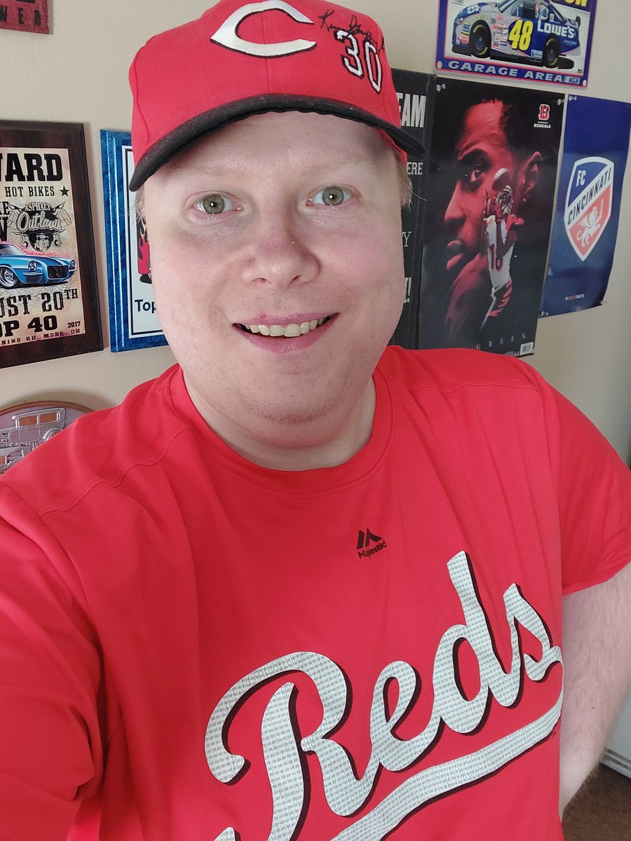 StephenJ1984's tweet photo. Opening Day pregame selfie of 2026! #CincinnatiReds #OpeningDay2026 https://t.co/sLTciPxAup