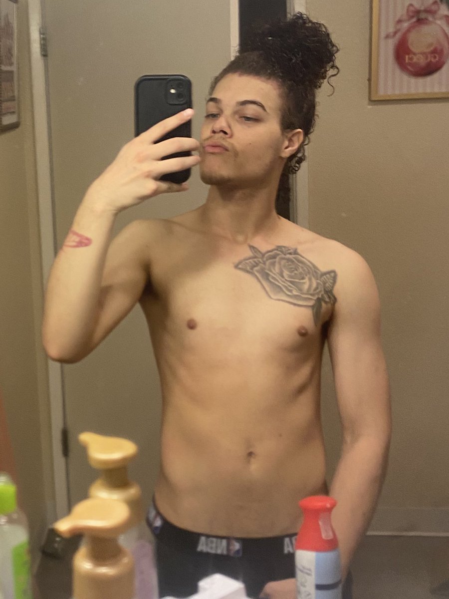 Lustforken's tweet photo. Damn I need to get back in da gym
#dl 19 https://t.co/Xdg3DVT2lE