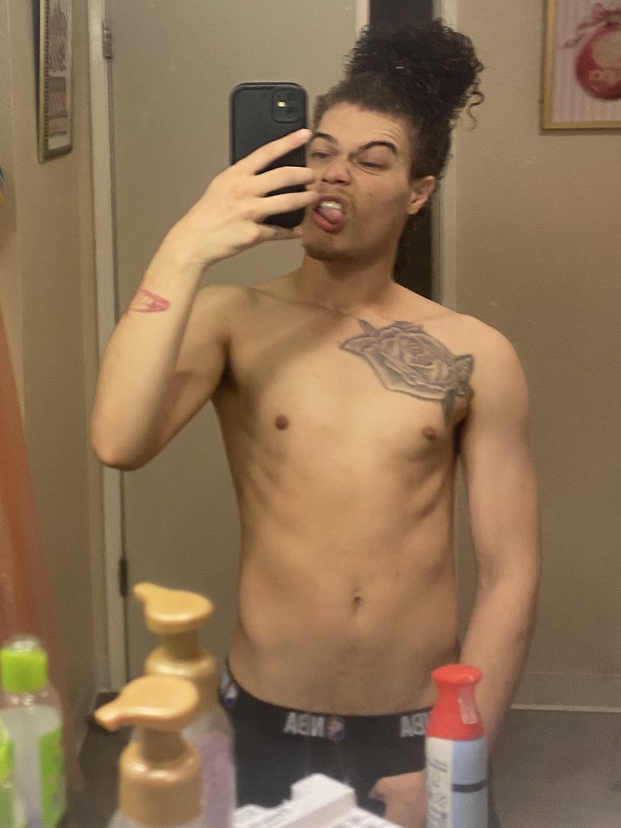 Lustforken's tweet photo. Damn I need to get back in da gym
#dl 19 https://t.co/Xdg3DVT2lE