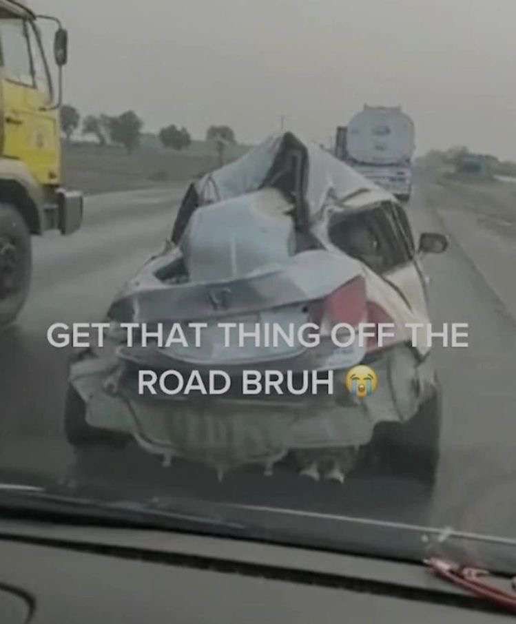 CHARLEKJTYHTUR9I39024390-9-230 tweet media