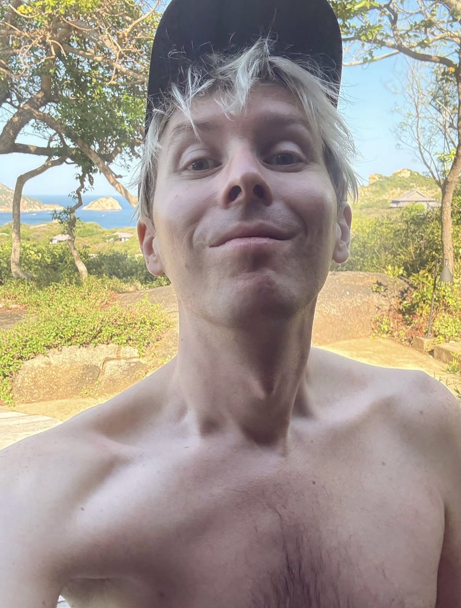 ੯‧̀͡⬮ tweet media