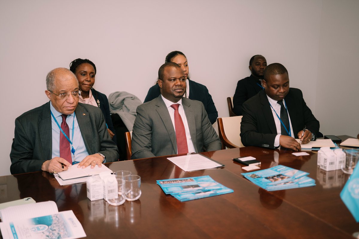 UNAOC's tweet photo. 🤝USG @MiguelMoratinos received a delegation from Angola led by H.E. Mr. Dionisio da Fonseca, Minister of State &amp; Chief of the Civil House of the President of the Republic of Angola, to discuss preparations for the 3️⃣rd edition of #CallForPeace to be held this year in Luanda 🇦🇴. https://t.co/I6TfnoSpX8