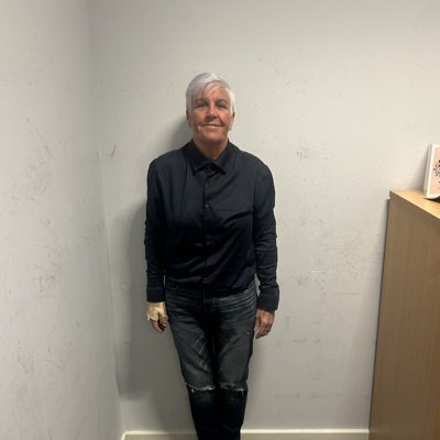 sandy_davies's tweet photo. #NewProfilePic https://t.co/9LmcV4r4yC