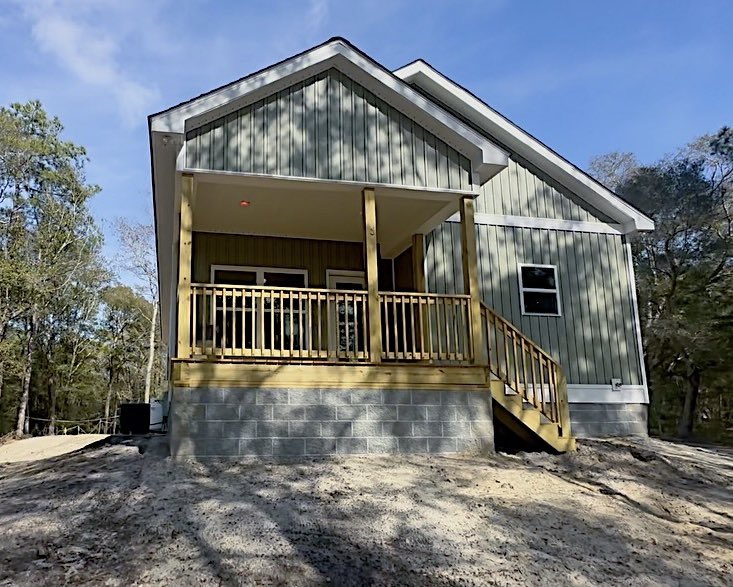 FutureHomesMod's tweet photo. Small footprint. Big lifestyle. 🏡

This 2-bedroom, 2.5-bath cottage-style ranch shows how simple, well-designed living can still feel spacious, functional, and completely your own.

Thinking about building on your land? Let’s talk. https://t.co/9BOLSnuxWf
