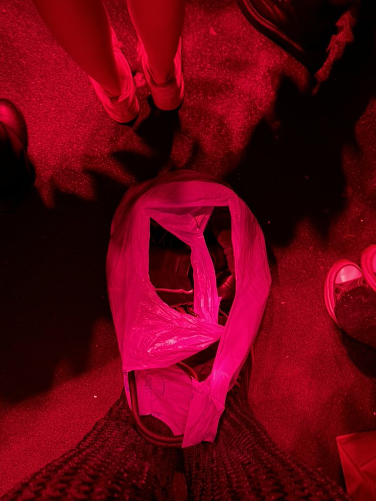 shiningsaz's tweet image. not an outfit pic but here is the trashbag that i brought with me to put my jacket in so i don’t wipe the floor with it #lifehack