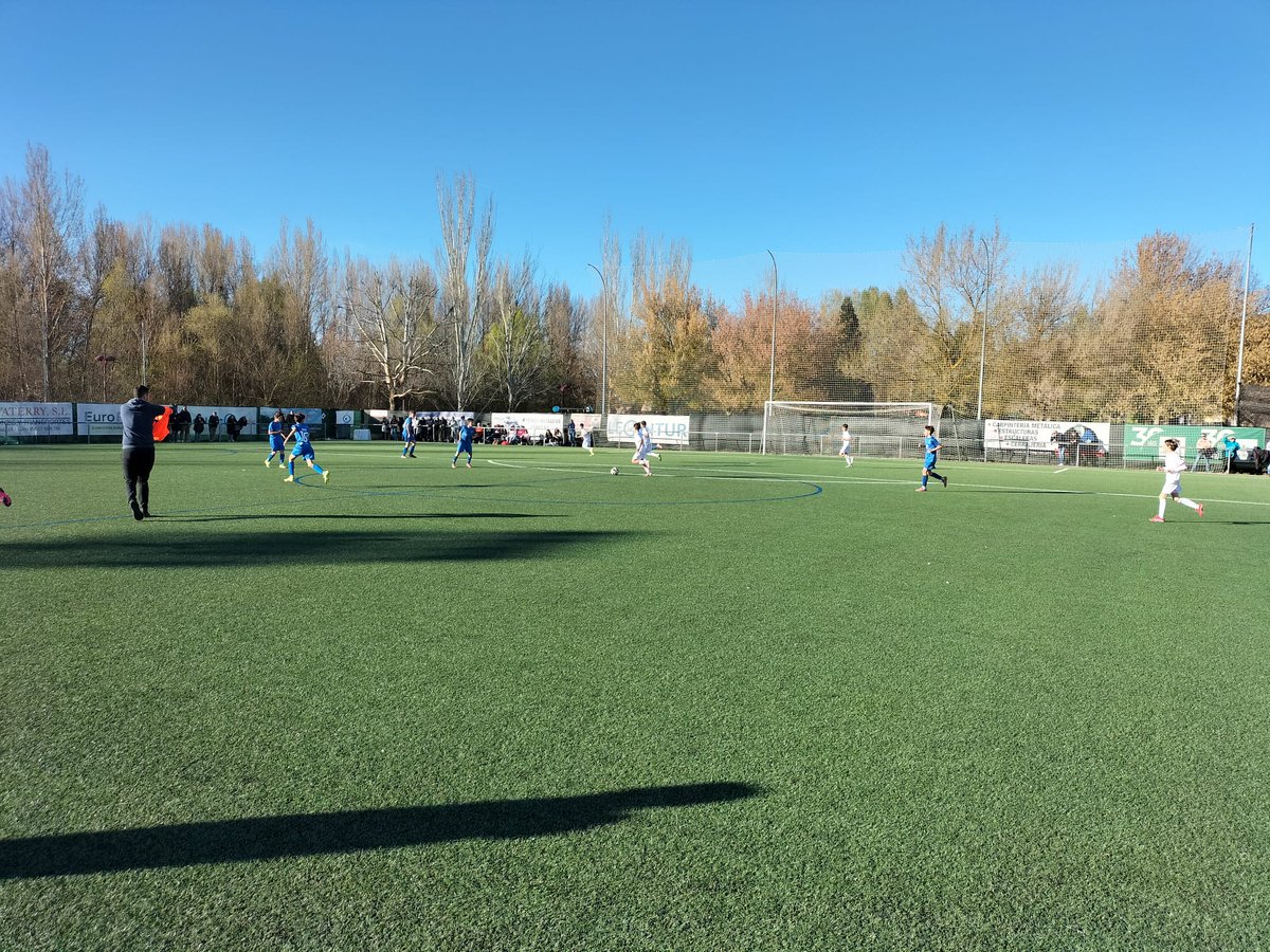 CultuAcademia's tweet photo. #CyDLAB #VMemorialLuisQuijada
🏟️ Puente Castro
Resultados Fase Previa
@cdboscoleon 0 - Alevín B 4
@cdonzonilla 1 - Alevín B 3
Alevín B 8 - @cdboscoleon 1
Alevín B 5 - @cdonzonilla 1
Clasificados para la Fase Final 💪 https://t.co/RmixWja3RZ