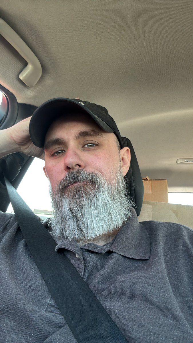 Hunter 👻🖤 tweet media