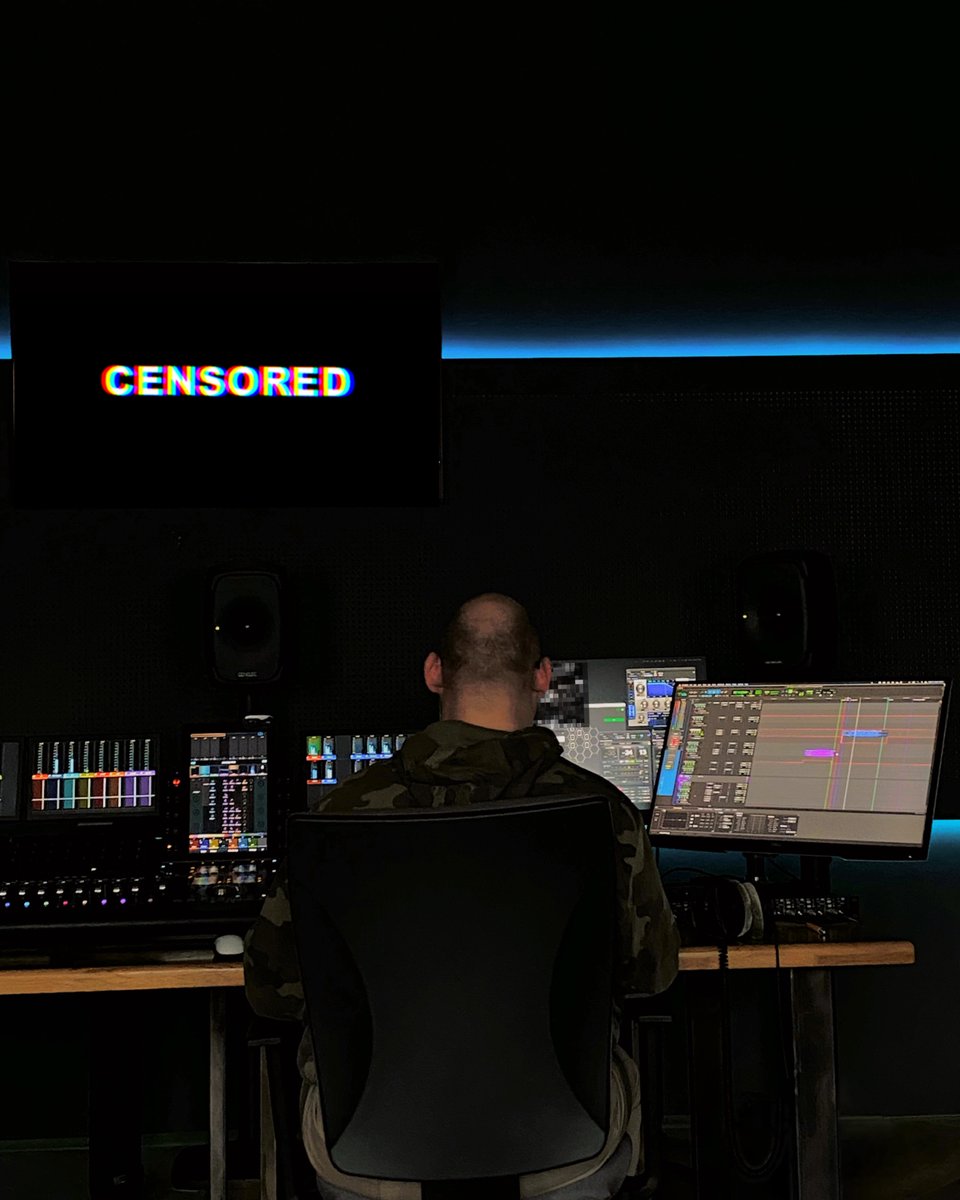 city_pecs's tweet photo. Behind the scenes...
What you can (not) see here is, a touching and unique feature - in the works. 🔊🎧🎬💜

#censored #soundengineer #studio #soundstage #postproductionstudio #genelec #avid #protools #movie #film #drama #pécscitystudios #postproduction #audiopostproduction #pécs https://t.co/UW4Lqhi6Ya