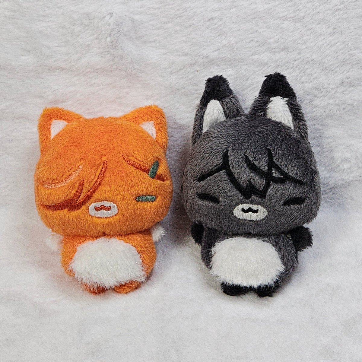 needle_thief's tweet photo. 연교로 진행했습니다!🖤🧡 https://t.co/9irAWpakNu