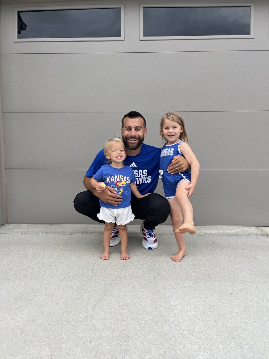 Eric Terrazas tweet media