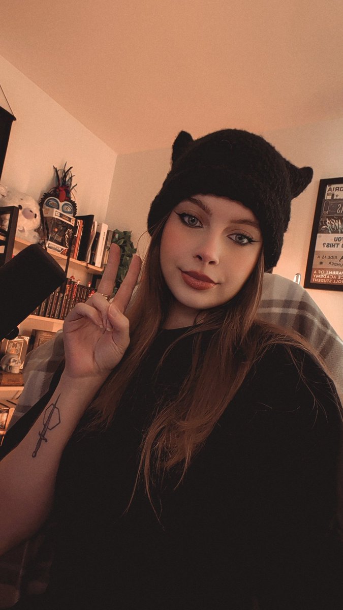 Alildore tweet media