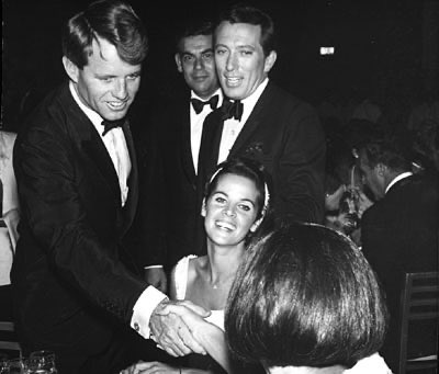 RFK waist grabber tweet media