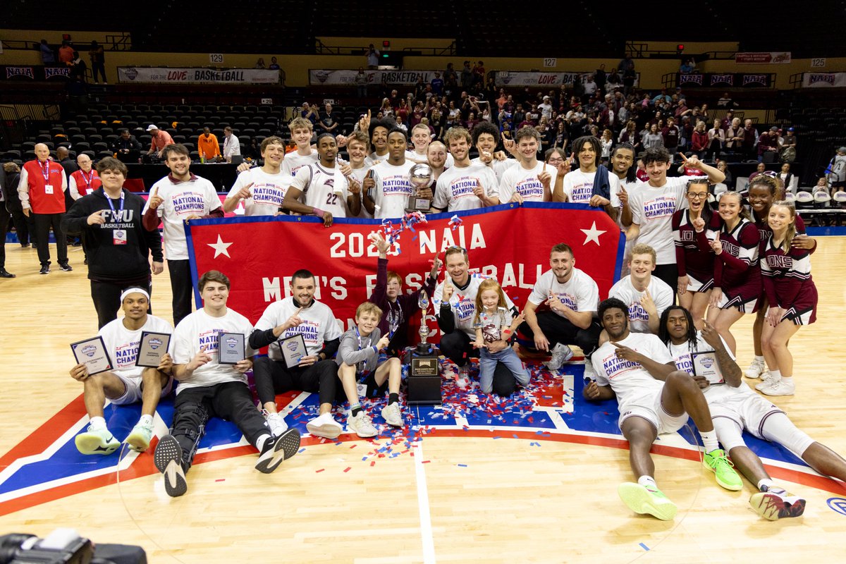 phil_horton24's tweet photo. Couldn’t have asked for a better ending. Had a lot of people question why I came back, why I didn’t transfer up, and why I chose to stay. This is why ‼️ 2 National Championships in 3 years 🏆 🏆 and National Tournament MVP, Mid-south Tournament MVP. Truly Blessed🙏🏽 https://t.co/p08mhEXwLy