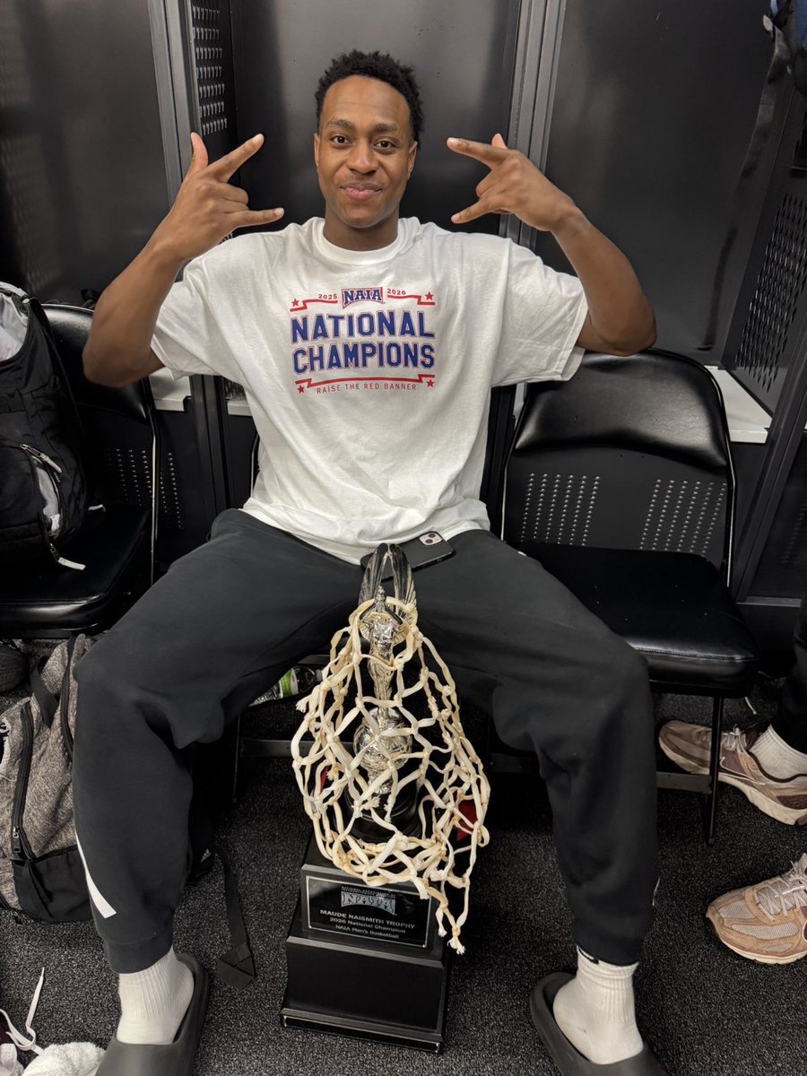 phil_horton24's tweet photo. Couldn’t have asked for a better ending. Had a lot of people question why I came back, why I didn’t transfer up, and why I chose to stay. This is why ‼️ 2 National Championships in 3 years 🏆 🏆 and National Tournament MVP, Mid-south Tournament MVP. Truly Blessed🙏🏽 https://t.co/p08mhEXwLy