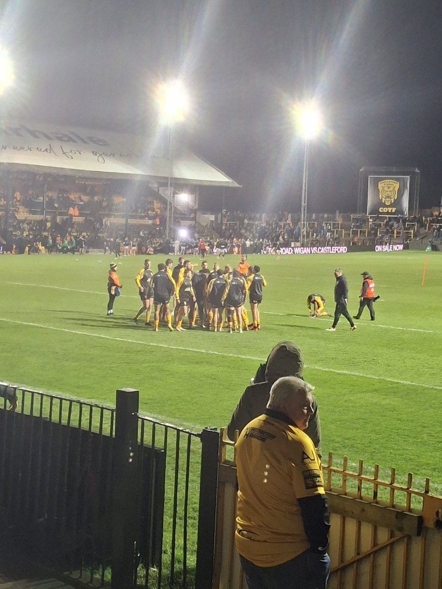 ɹouuoƆ tweet media