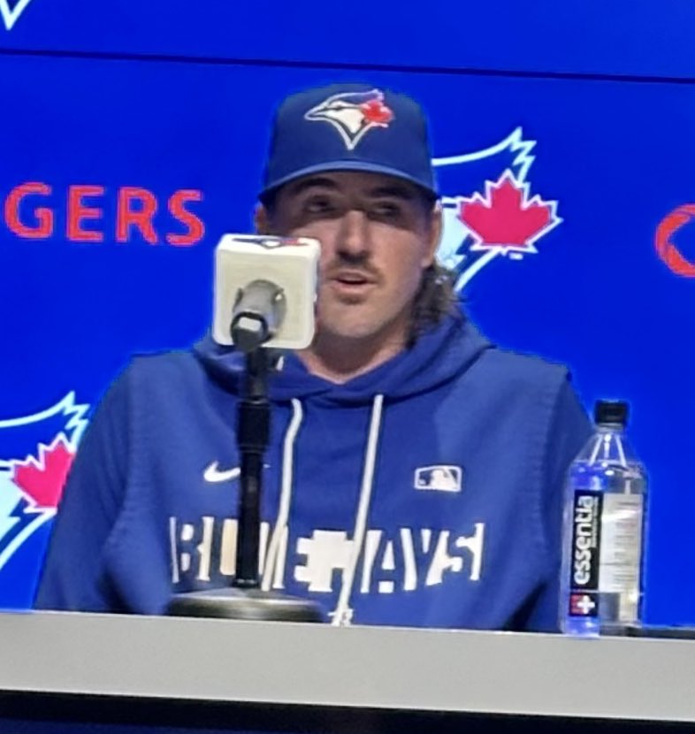 Hazel Mae tweet media