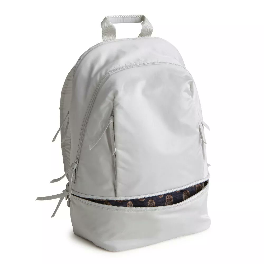 lisalee1391965's tweet image. Vera Bradley Women's Nylon Chancery Backpack Cinnamon
 #womensbackpack #womesaylonbackback #ciamonbackpack #target 

target.com/p/vera-bradley…