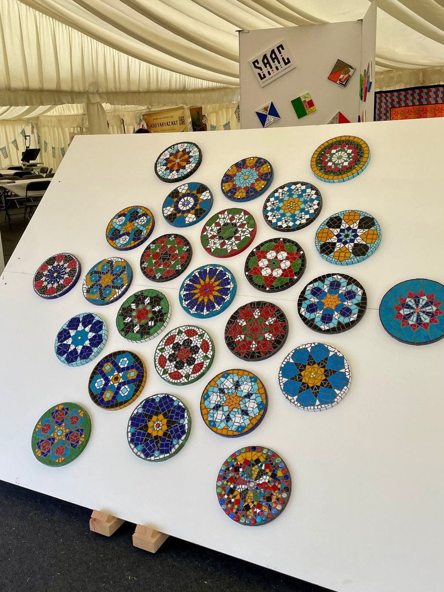 MKIAC's tweet photo. Tradional art vs digital art ? 
We like to do it all, whether you like   traditional handcraft learning ancient techniques or high tech digital art using illumination, projectmapping or drone art.

For more info
https://t.co/RQD56xxjQi

Follow us
Insta wearemkiac
Facebook mkiac https://t.co/CCPEhA37TM
