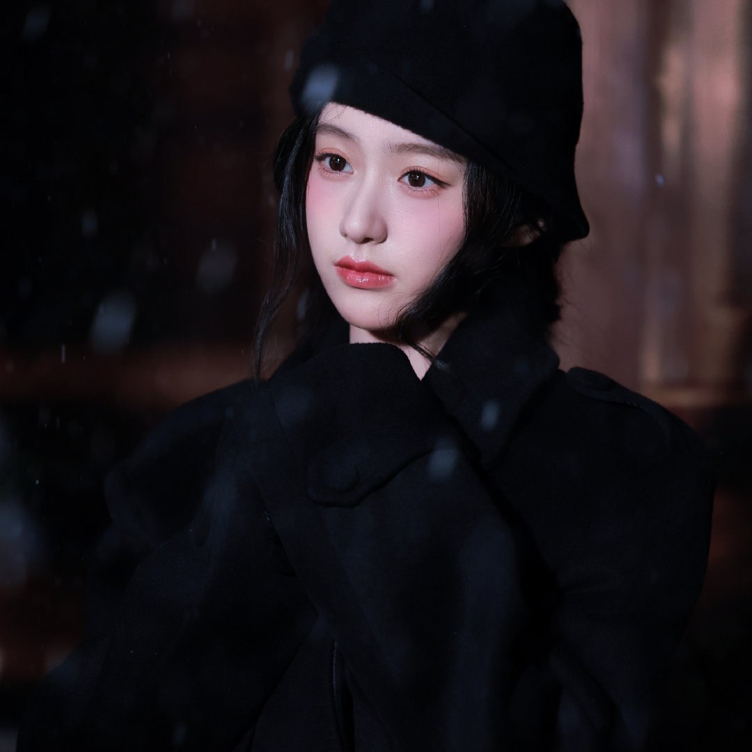 just me, the night, and a little pause before i go back to whatever i was doing earlier.