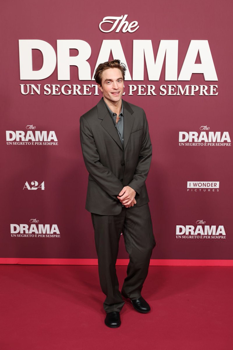 Robert Pattinson Photos | Fansite tweet media