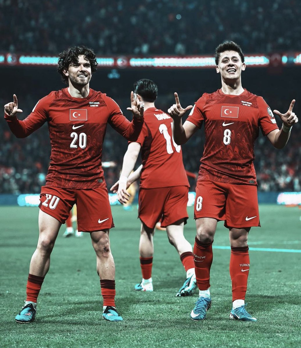 mercan6219's tweet photo. Yolunuz açık olsun #BizimÇocuklar 🇹🇷🇹🇷🇹🇷

2026 FIFA Dünya Kupası Avrupa Elemeleri play-off yarı finalinde Romanya karşısında ortaya koyduğunuz o yürek, o mücadele ve o inanç… Hepimize tarifsiz bir gurur yaşattı.
Yolunuz açık, bahtınız aydınlık olsun! 🇹🇷

#BizimÇocuklar 🇹🇷🇹🇷🇹🇷 https://t.co/s1A14aiVcP