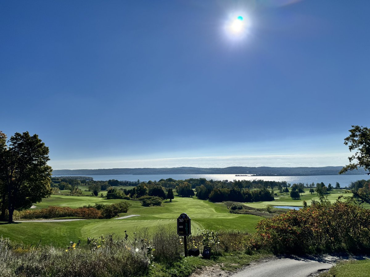 GreatBlueResort's tweet photo. These are just a few of our favourite viewpoints across Ontario's cottage country (swipe).📍🌞

If you're seeking the ideal destination for your family vacation this spring, look no further than Great Blue Resorts! Choose from several regions, including...

✅ Muskoka
✅ The Kawarthas
✅ Perth, ON
✅ Prince Edward County

🔎 Learn more about the full lakeside resort cottage experience by visiting https://t.co/SYrXMesrwh.

📲 Find out how you can save up to 30% on your stay this spring by calling 1.833.383.0959 or emailing reservations@greatblueresorts.com.