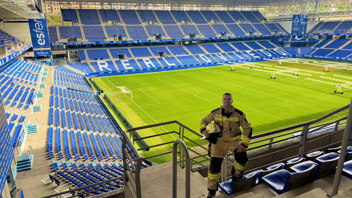 Assarotti's tweet photo. Felices 100 años @RealOviedo https://t.co/GbwdbdeHBQ