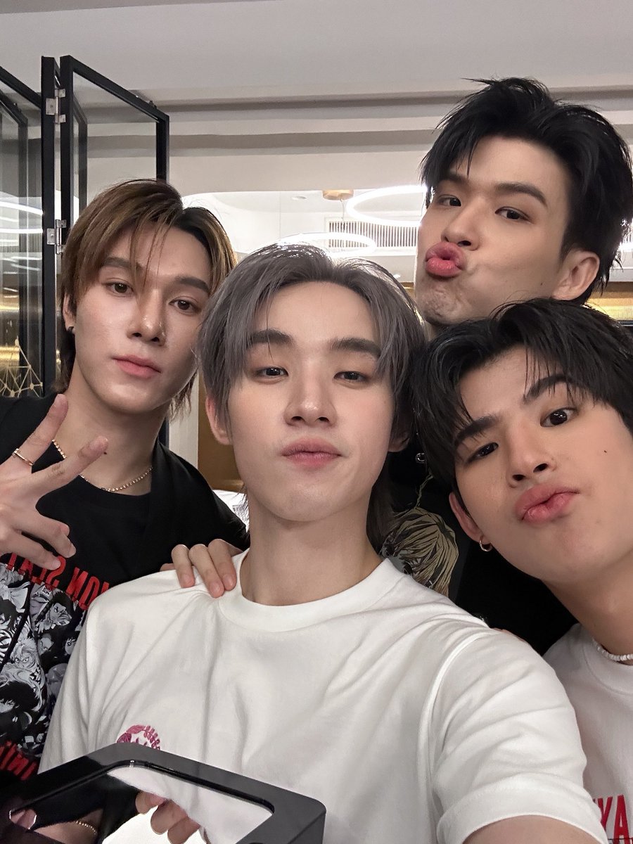 Stxrlight. tweet media