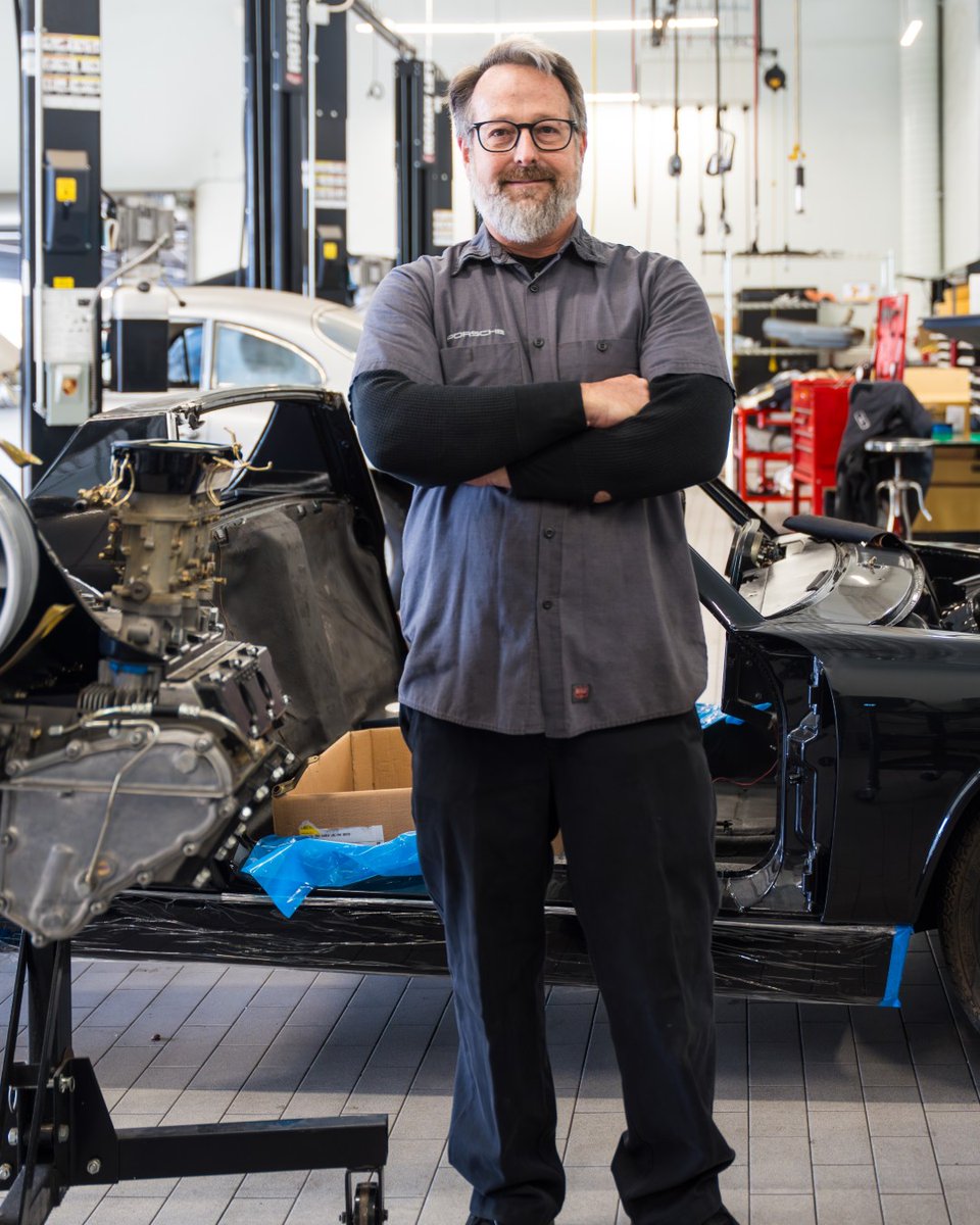 This month we're celebrating Wesley Bridges, one of our classic Porsche technicians on 11 years of service. Wes, we are so appreciative of all you do for every car and customer.  Happy work anniversary! 🤩
#porscheontario #porscheclassictechnician #porsche #classicporsche