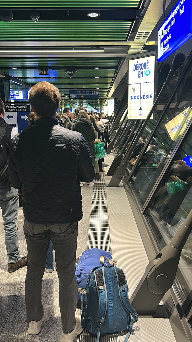 IaninAD's tweet photo. @GeneveAeroport this is once again completely unacceptable https://t.co/PWTuaBnad9