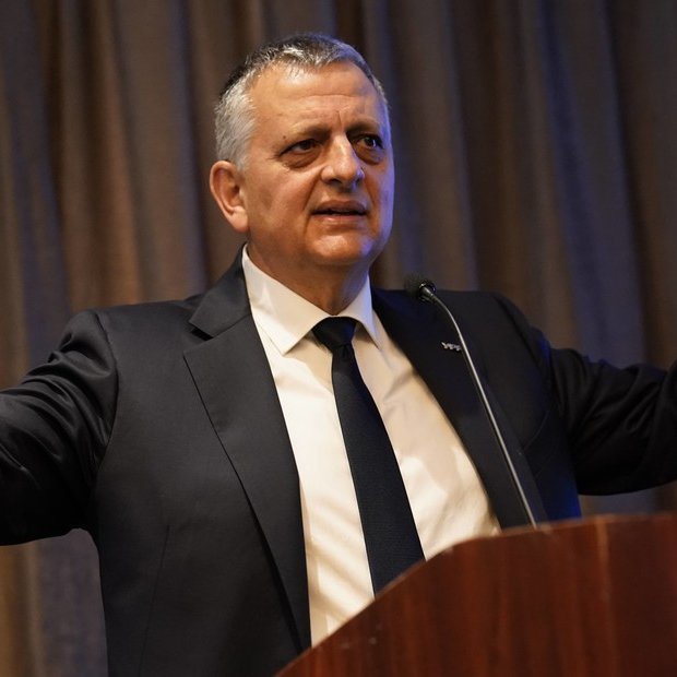 RÉCORD PETROLERO: ARGENTINA ALCANZA SU MAYOR PRODUCCIÓN EN 28 AÑOS

La producción de petróleo ya supera el nivel de 1998. Se proyecta que alcance 1 millón de barriles diarios hacia fin de 2026 con nuevas obras de infraestructura, según anticipó el CEO de YPF, Horacio Marín.