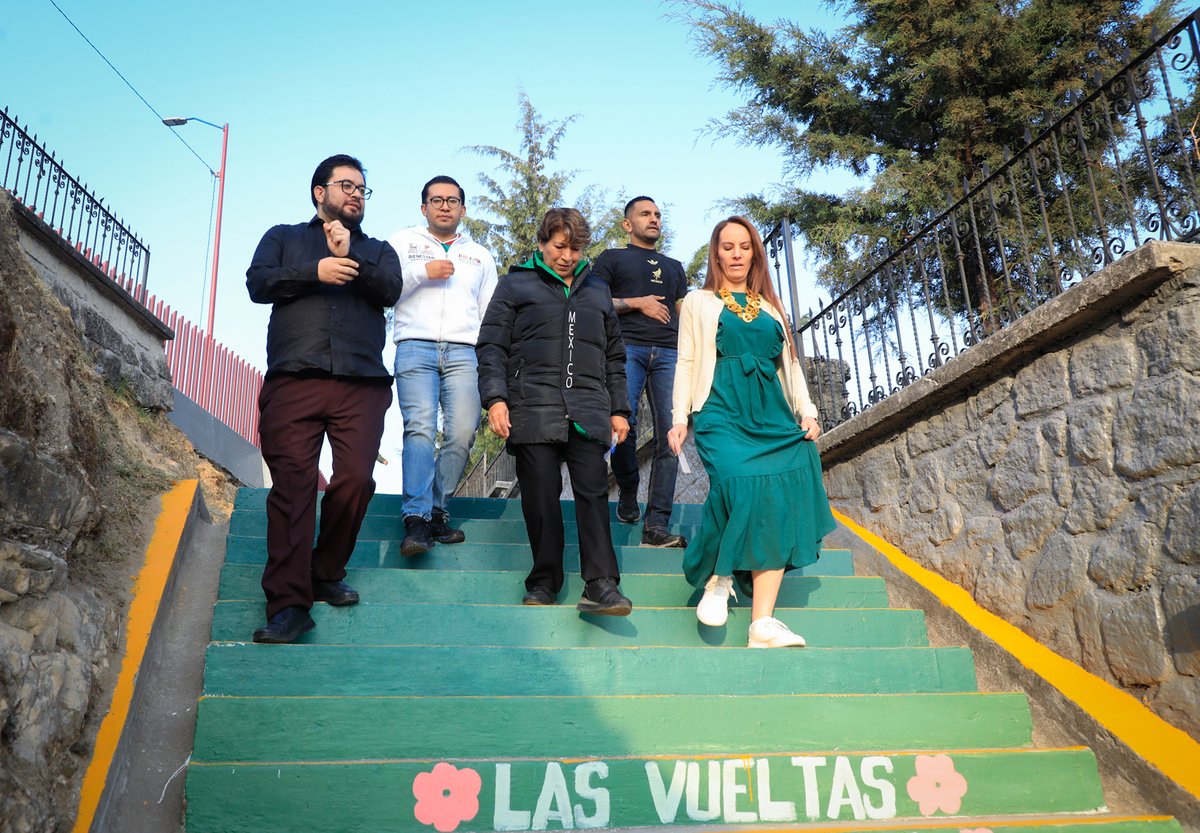 isaacsolar's tweet photo. Hoy Ciudad #Naucalpan hizo historia al ser sede del arranque de la Jornada Nacional de Cascaritas y Dominadas, el evento más grande del Mundial Social, donde más de 700 mil jóvenes en todo el país se activaron de manera simultánea. ⚽🇲🇽✨
#México #EdoMex #MundialSocial https://t.co/DWZMHNIVum