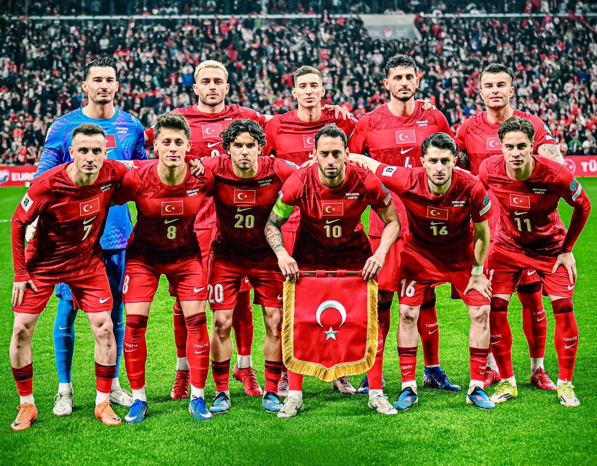 #BizimÇocuklar Finalde 🇹🇷

Dünya Kupası yolunda Romanya’yı mağlup ederek play-off turu finaline yükselen A Millî Takımımızı yürekten tebrik ediyoruz.

Finalde de aynı inanç ve azimle mücadele ederek Dünya Kupasına katılacağız inşallah 🇹🇷