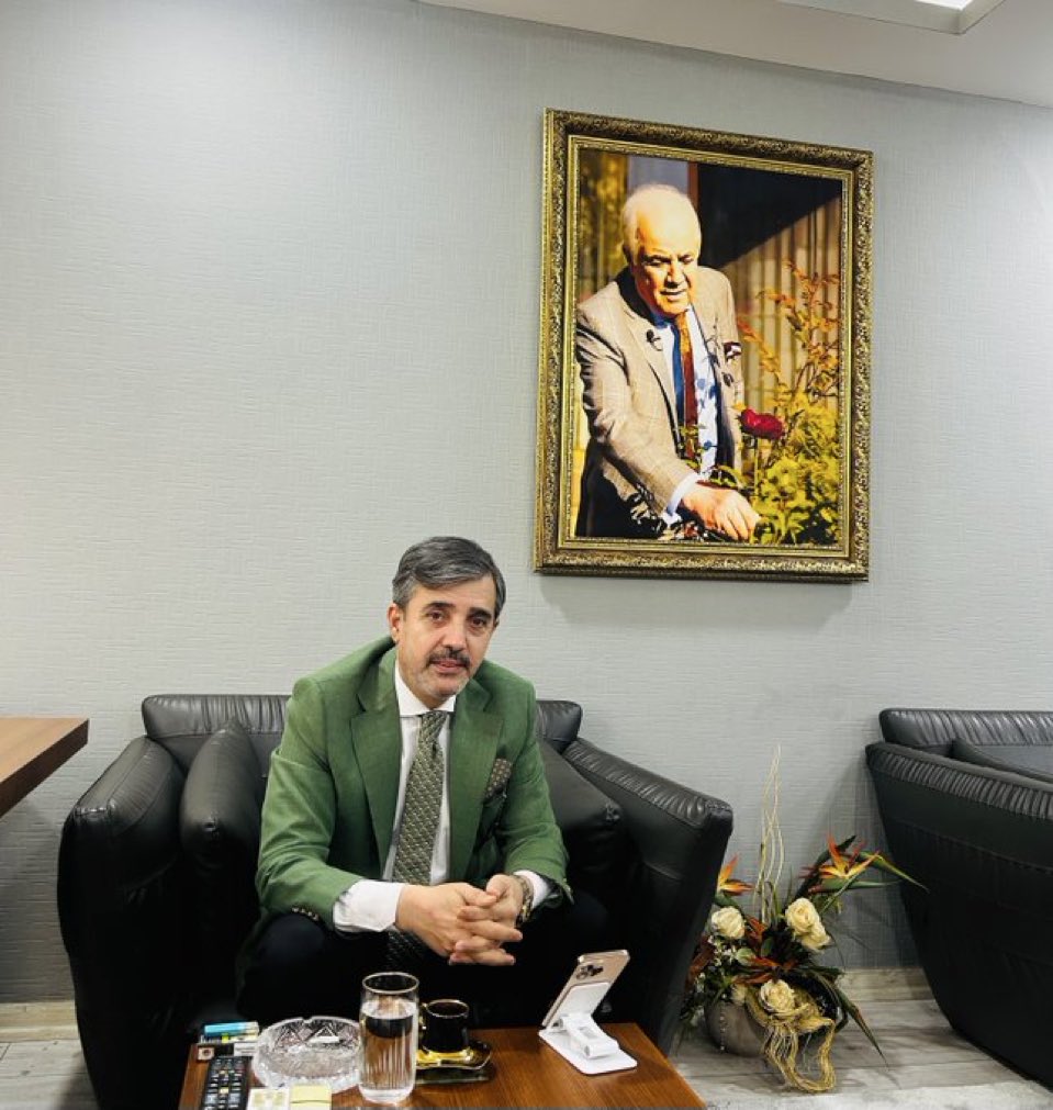 Allah'ım;
Zorlukları aşan bir Kolaylık,
Sıkıntıları eriten bir Ferahlık,
Karanlıkları söndüren bir Aydınlık, 
Acıları dindiren bir Rahmet,
Zulmü alaşağı eden bir Zafer, 
nasip eyle...
Amin amin...
🤲 Hayırlı cumalar 🌺.                       <a href="/HamidiTaner/">Taner HAMİDİ</a>