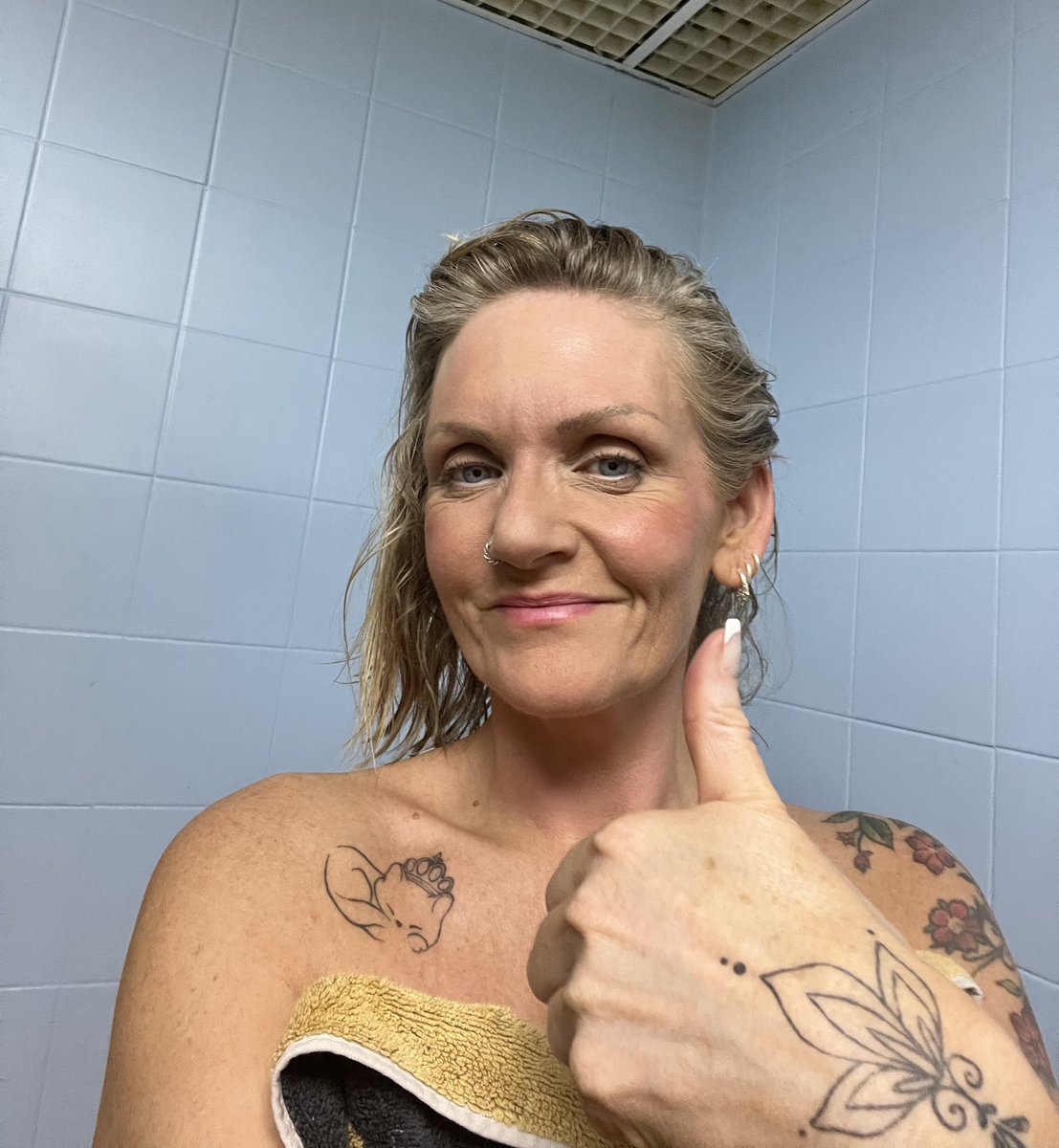 Laura 🐈‍⬛ tweet media