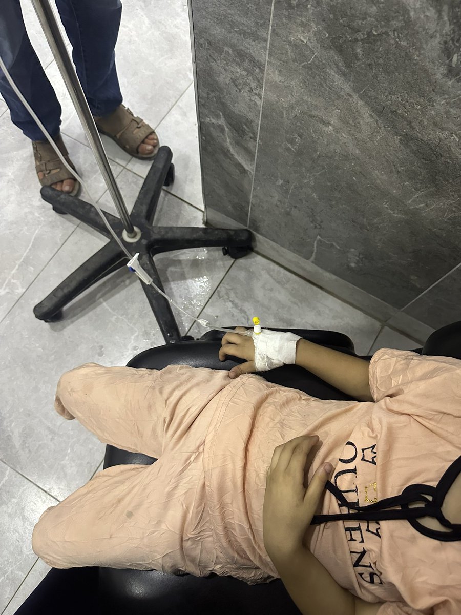 Help Sila family tweet media