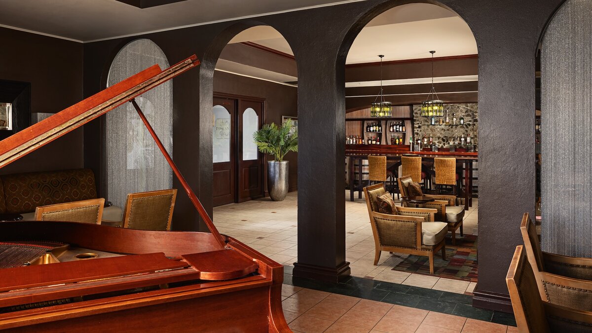 honeymoonscom's tweet photo. Escape to Sandals Grande St. Lucian's adults-only, all-inclusive paradise on a stunning peninsula with calm waters on one side and epic open-sea views on the other. Savor 12 restaurants, overwater bungalows, and postcard sunsets for your dream honeymoon. https://t.co/rsAuEDPBIP https://t.co/7btYtqno8P