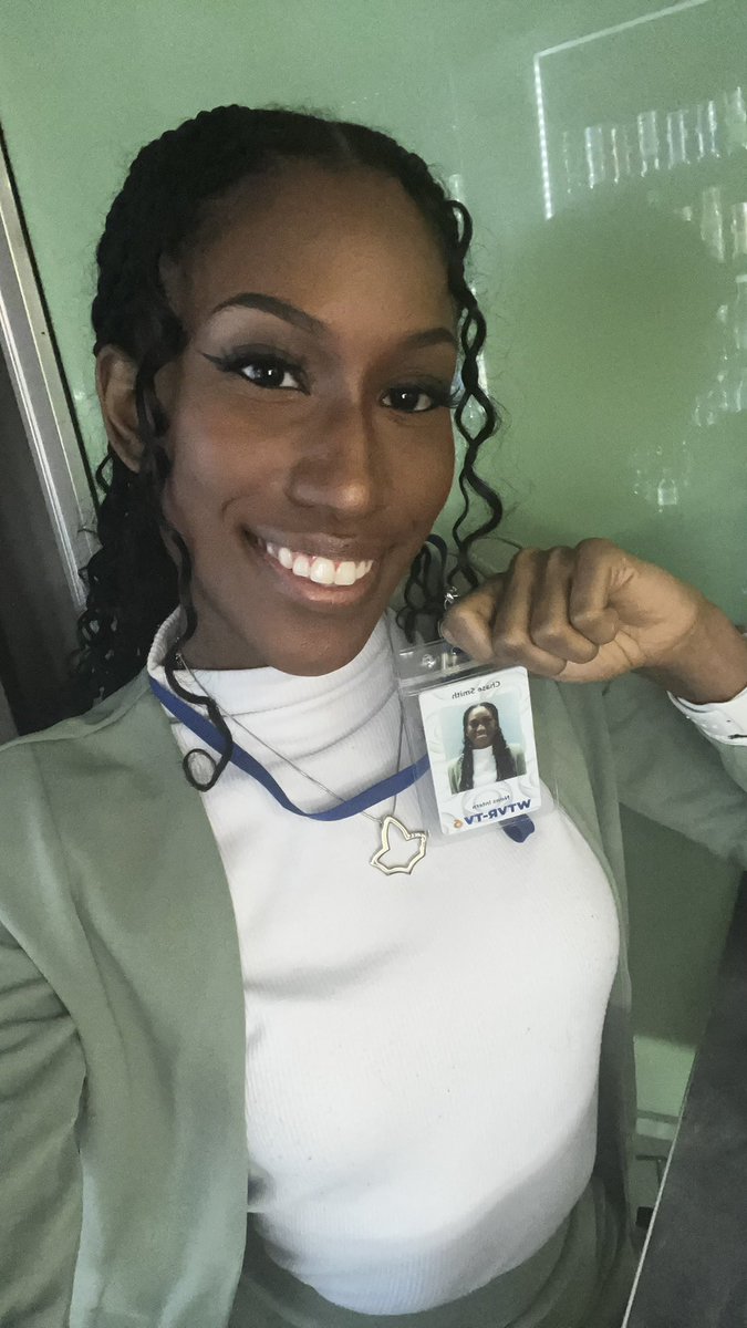 VAUnion1865's tweet image. Another #VUUWoman securing the win 💼✨

Applied via LinkedIn, didn’t get it the first time… came back and got the YES 👏🏾

Now she’s:
📰 Publishing web stories
🎤 In the field with reporters
✍🏾 Building real newsroom experience 🐾

#VUU #PantherPride #rva