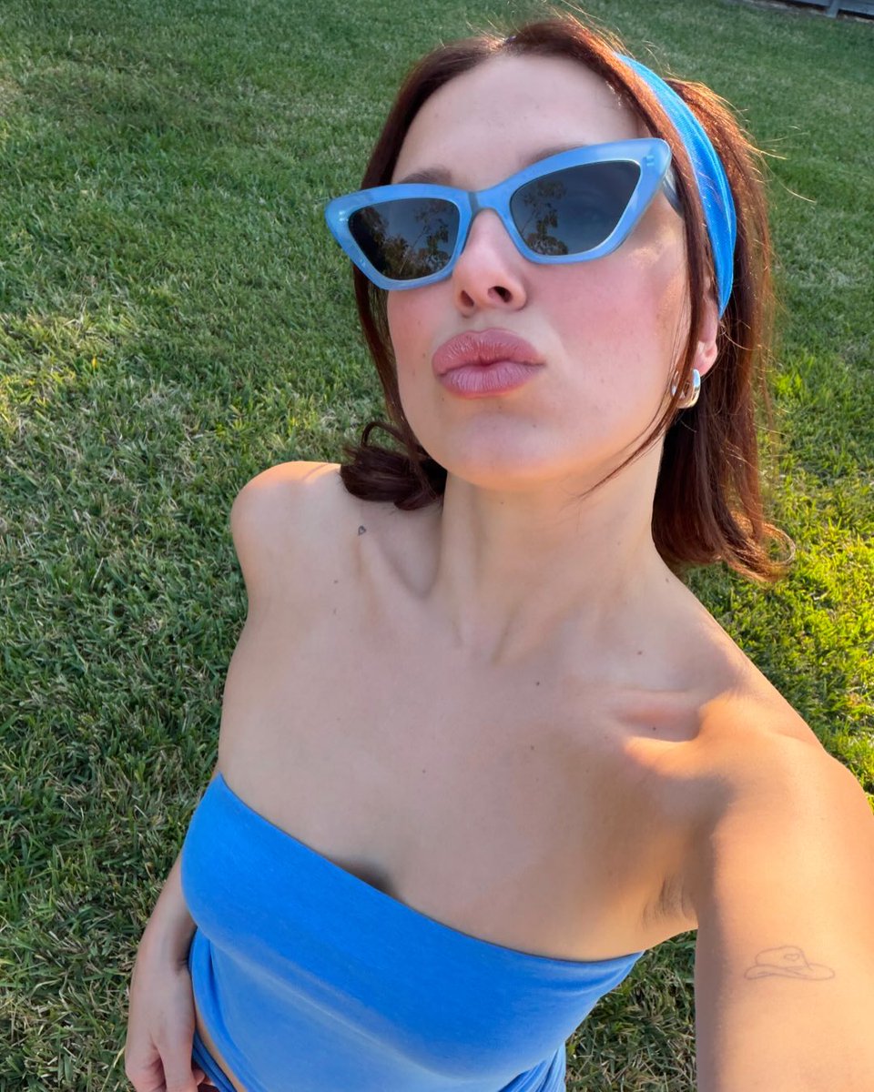 Celebs_InflusRP's tweet photo. @Stark9877634 Je suis ta déesse… vénère moi..🥰 https://t.co/CDcVL0uTEv