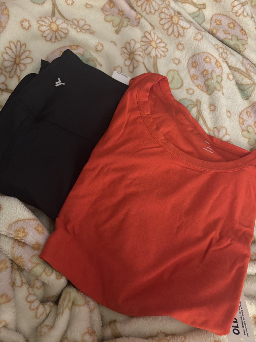 emily⁷ IS SEEING BTS BARRICADE tweet media